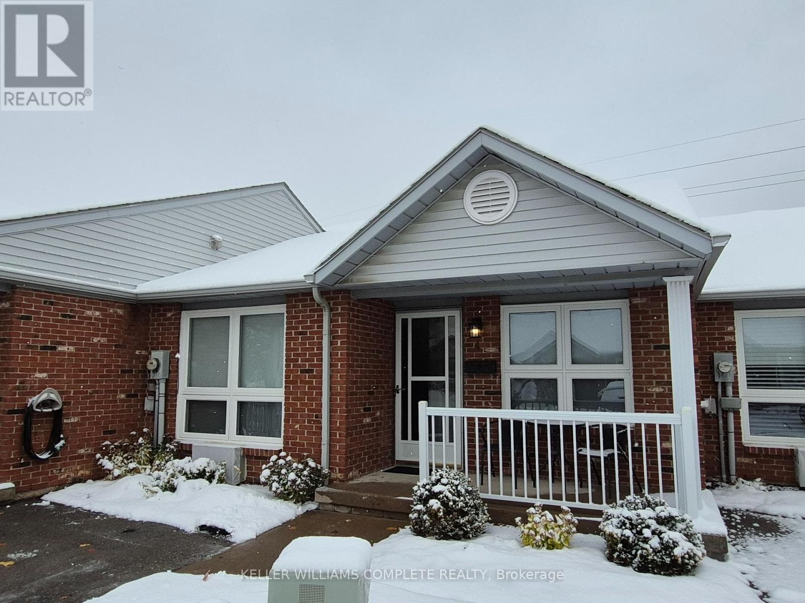 4 - 226 VANSICKLE ROAD — St. Catharines (Rykert/Vansickle), Ontario - Main photo