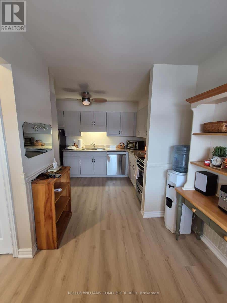 4 - 226 VANSICKLE ROAD — St. Catharines (Rykert/Vansickle), Ontario - Photo 5 of 19