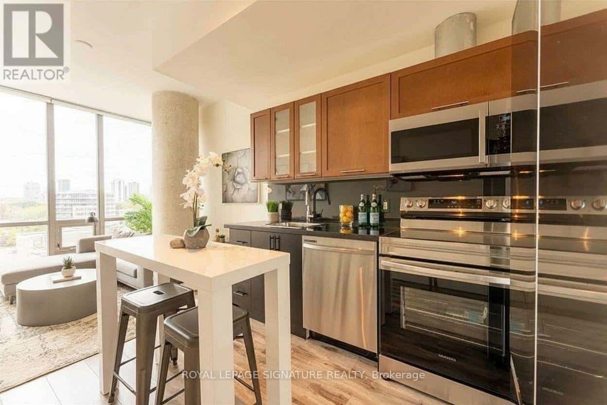 703 - 33 MILL STREET — Toronto (Waterfront Communities), Ontario - Photo 2 of 12