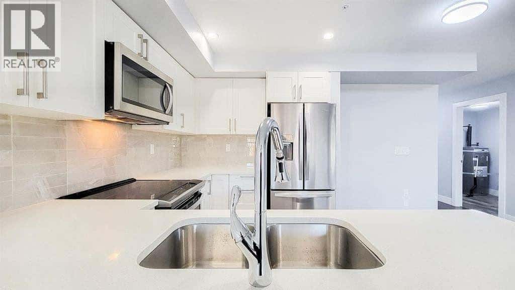 103 1990 WESTMINSTER AVENUE — Coquitlam, British Columbia - Photo 4 of 12