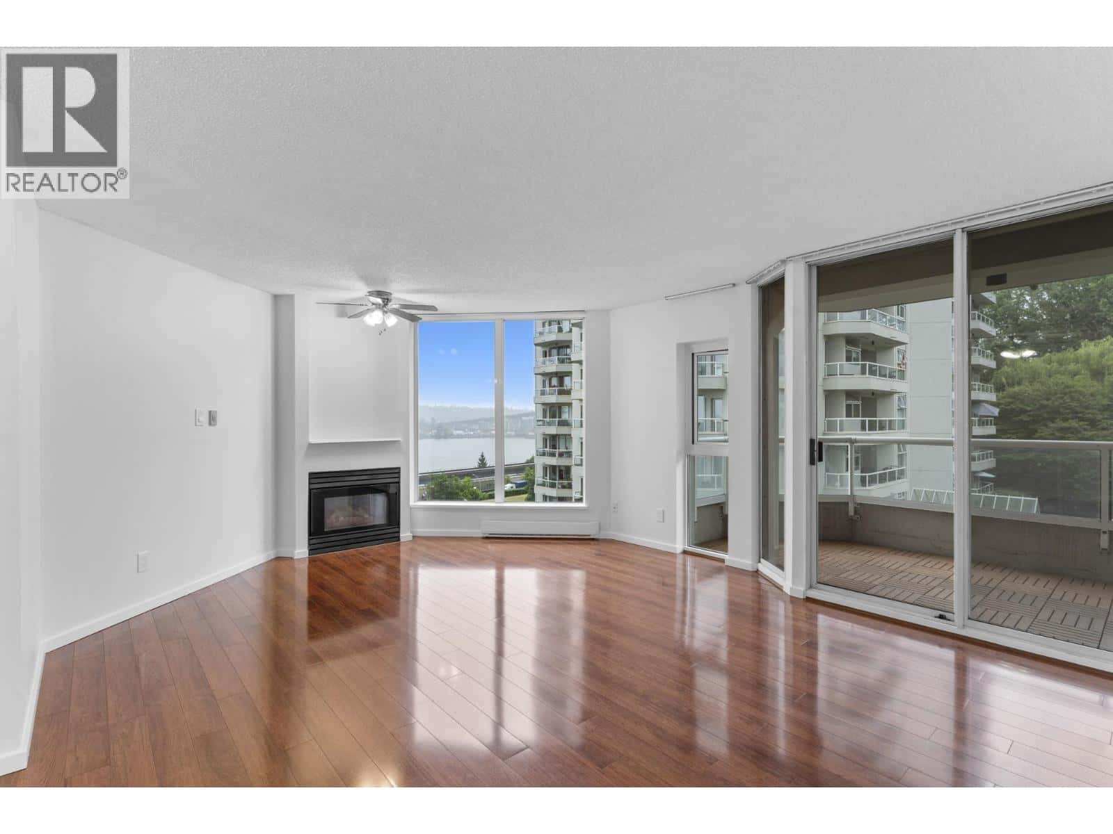 606 71 JAMIESON COURT — New Westminster, British Columbia - Photo 2 of 24