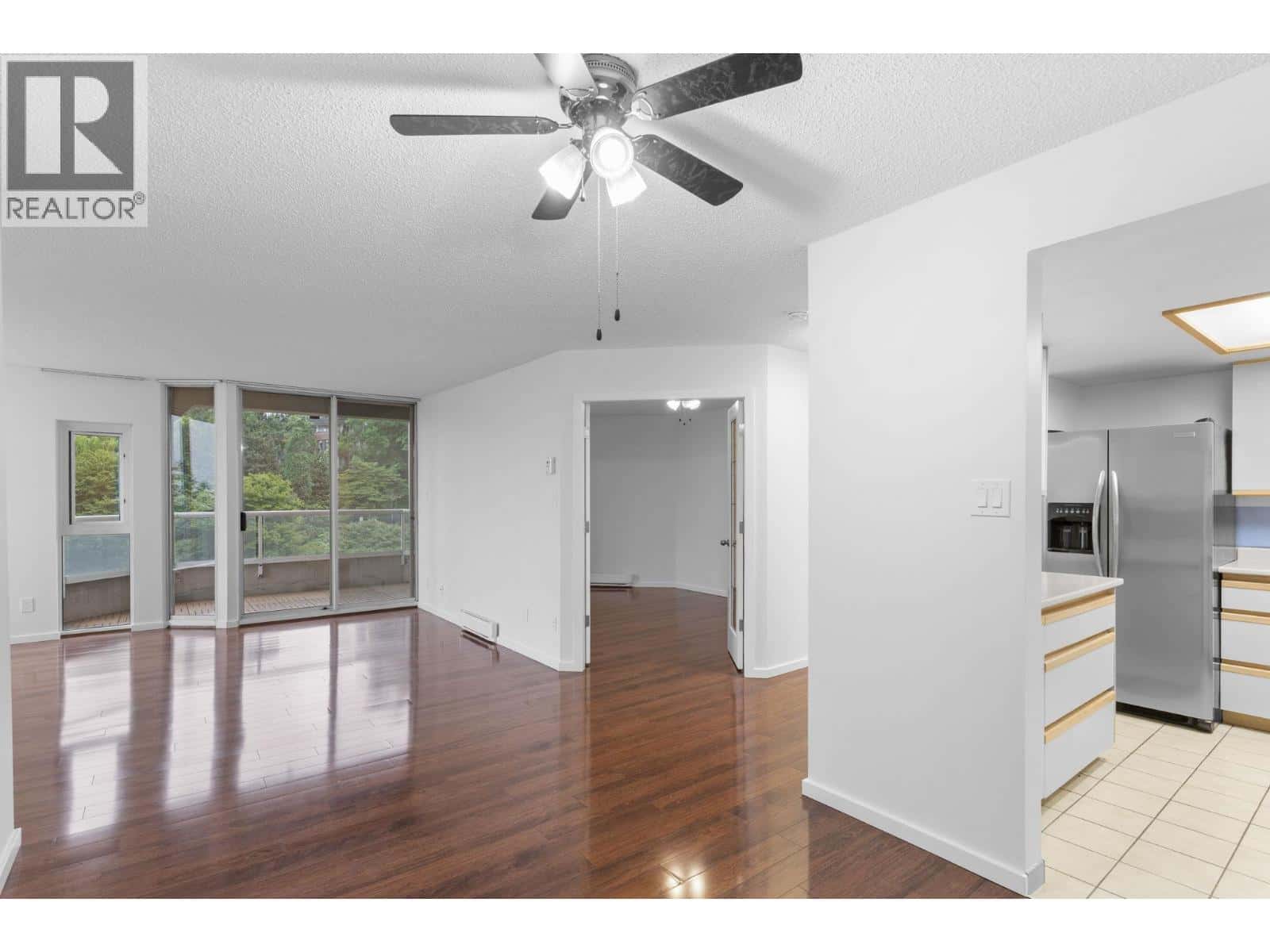 606 71 JAMIESON COURT — New Westminster, British Columbia - Photo 3 of 24