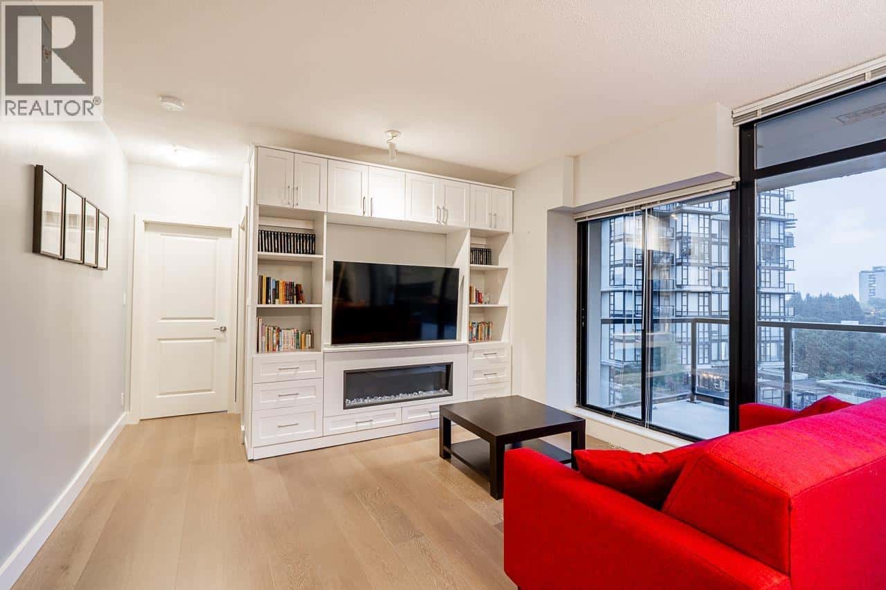 702 15 E ROYAL AVENUE — New Westminster, British Columbia - Photo 4 of 38