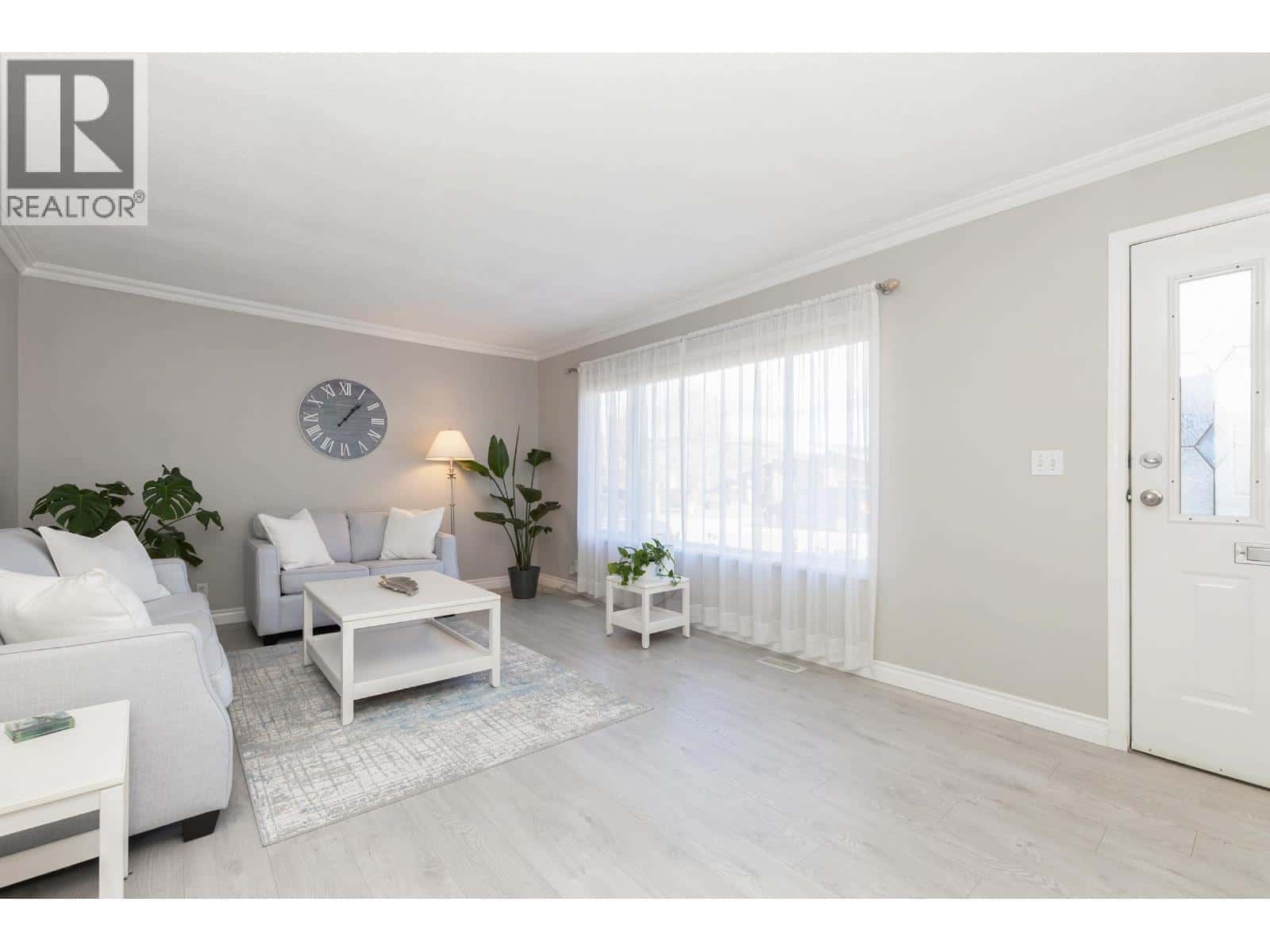 12437 202 STREET — Maple Ridge, British Columbia - Photo 5 of 31