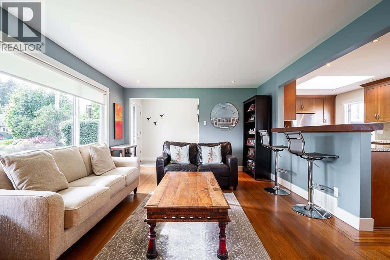 5015 CHEHALIS DRIVE — Delta, British Columbia - Photo 2 of 37