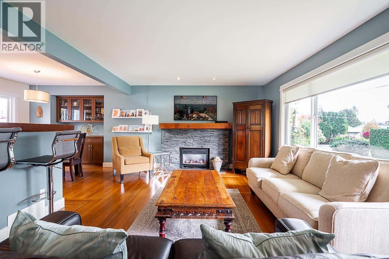 5015 CHEHALIS DRIVE — Delta, British Columbia - Photo 3 of 37