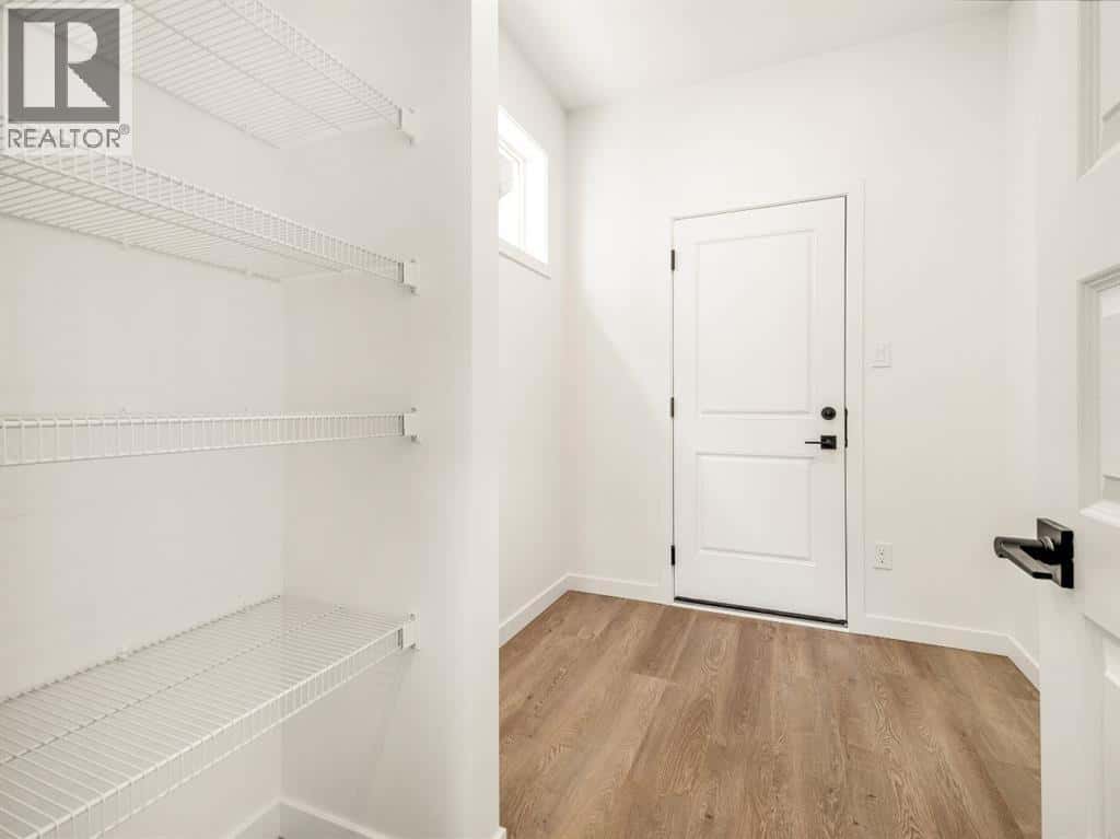 4332 25 Avenue S — Lethbridge, Alberta - Photo 5 of 13