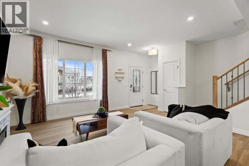 10 Emberside Link — Cochrane, Alberta - Photo 4 of 39