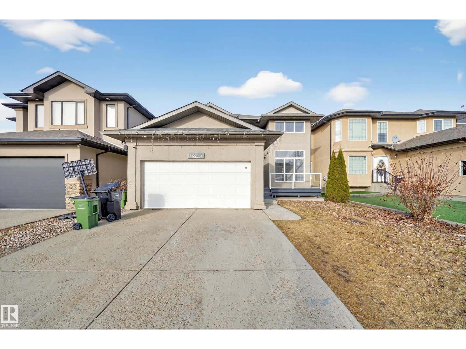 10916 175 AV NW — Edmonton, Alberta - Photo 3 of 75