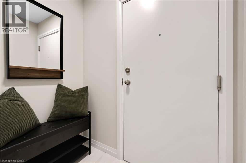 410 NORTHFIELD Drive W Unit# D16 — Waterloo, Ontario - Photo 4 of 24