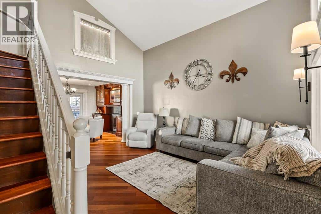 25 McKinley Bay SE — Calgary, Alberta - Photo 4 of 50