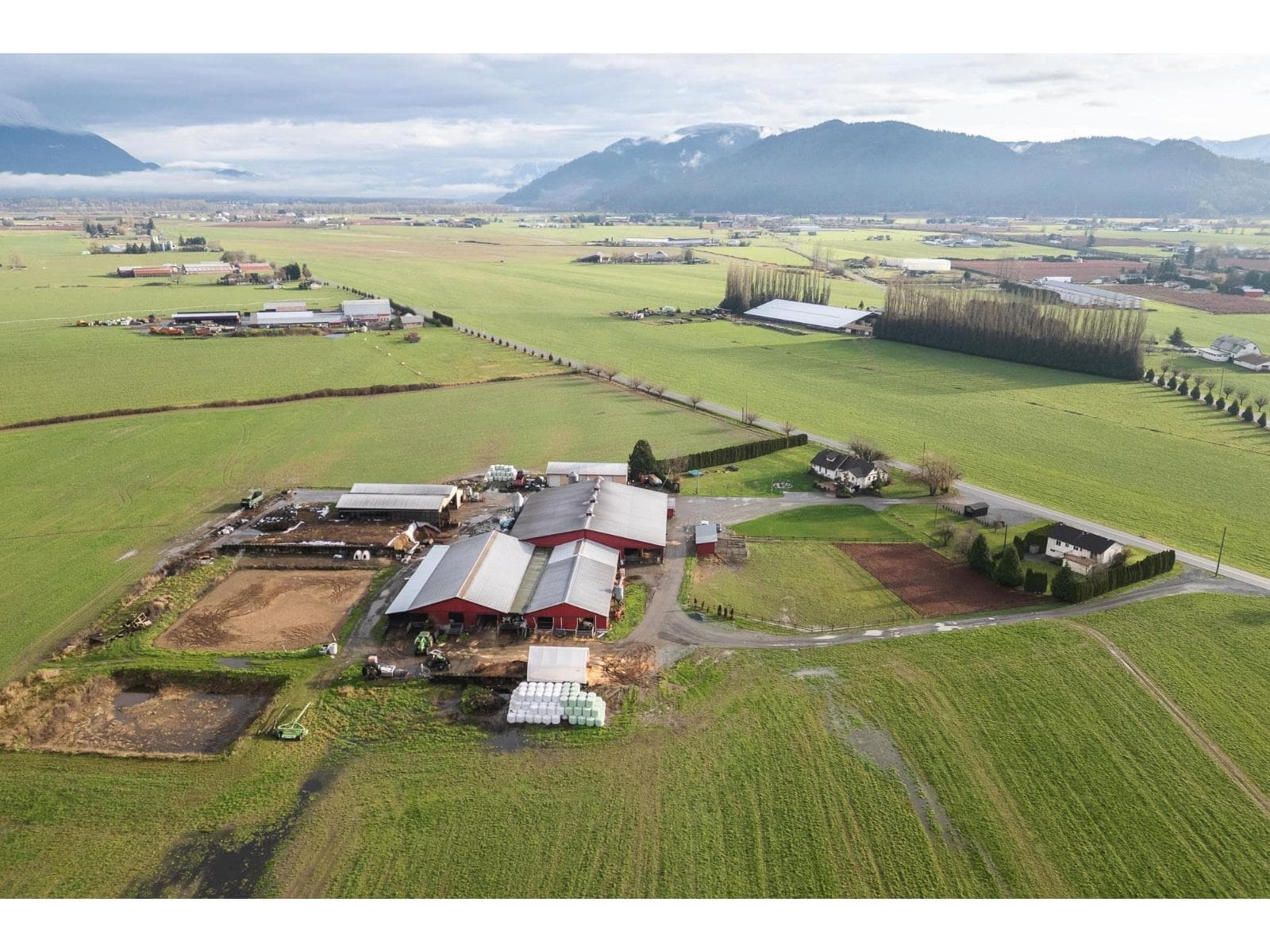 33861 SIM ROAD — Abbotsford, British Columbia - Main photo