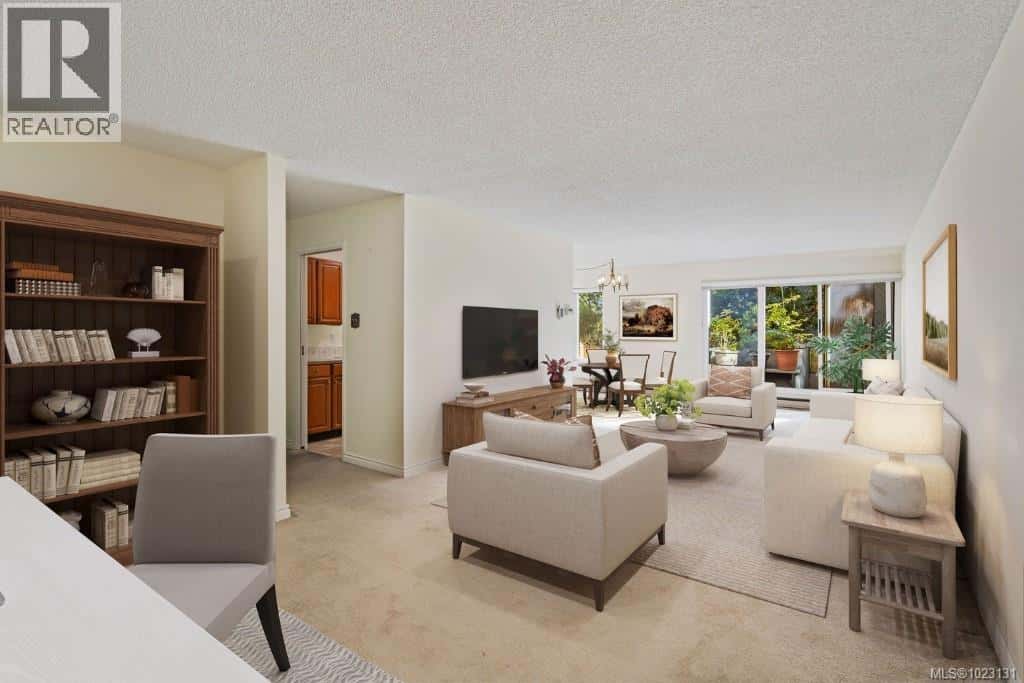 108 1149 Rockland Ave — Victoria, British Columbia - Photo 2 of 40