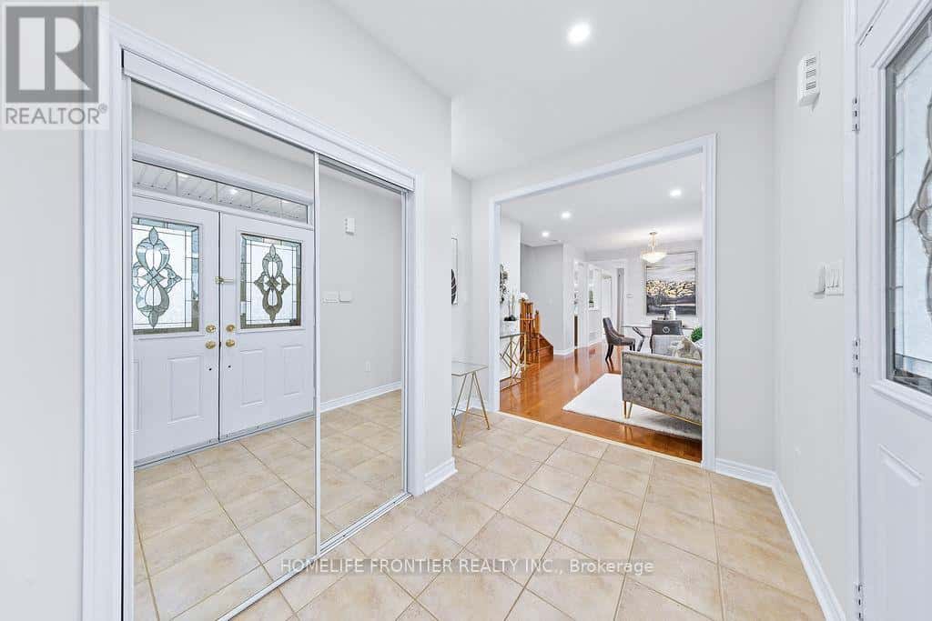 2 GEORGE KIRBY STREET — Vaughan (Patterson), Ontario - Photo 4 of 50