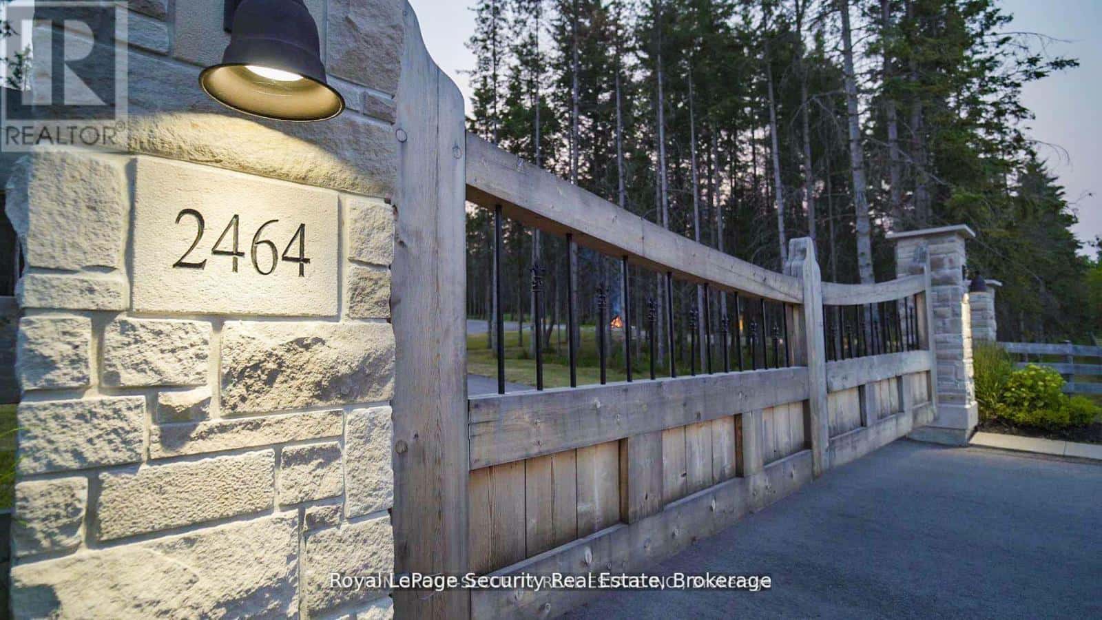 2464 15TH SIDE ROAD — New Tecumseth, Ontario - Photo 2 of 40