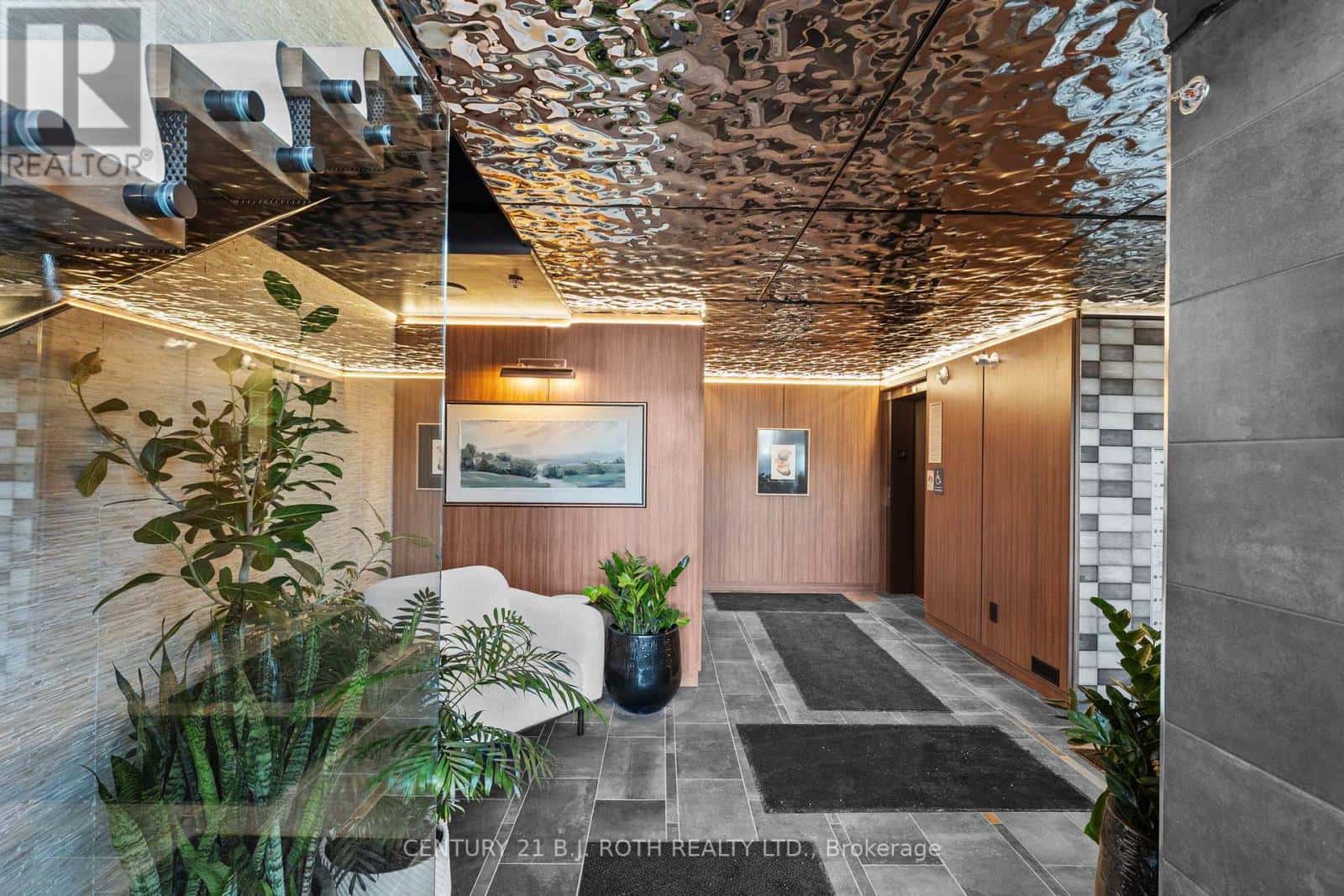 511 - 15 KNEESHAW DRIVE — Barrie, Ontario - Photo 4 of 29