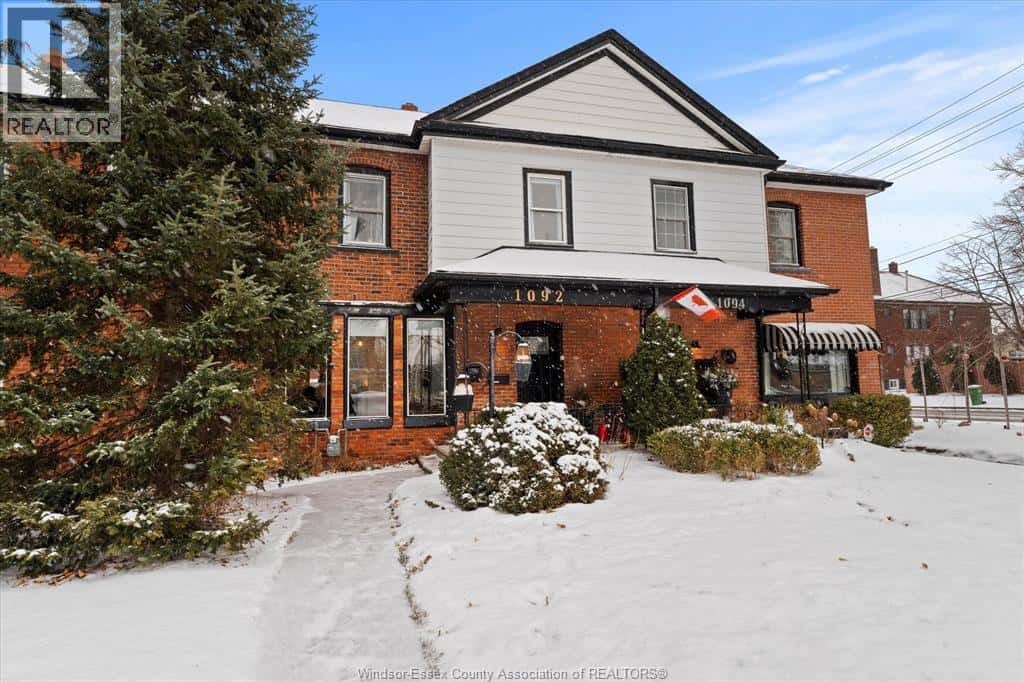 1092 MONMOUTH — Windsor, Ontario - Photo 3 of 41