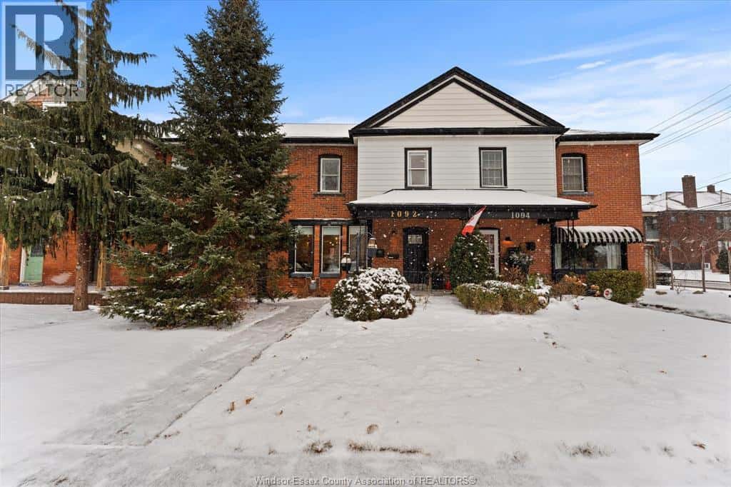 1092 MONMOUTH — Windsor, Ontario - Photo 4 of 41