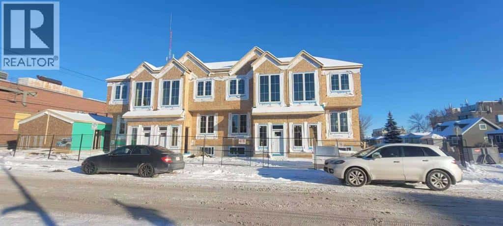 1740 17 Street NW — Calgary, Alberta - Photo 2 of 2