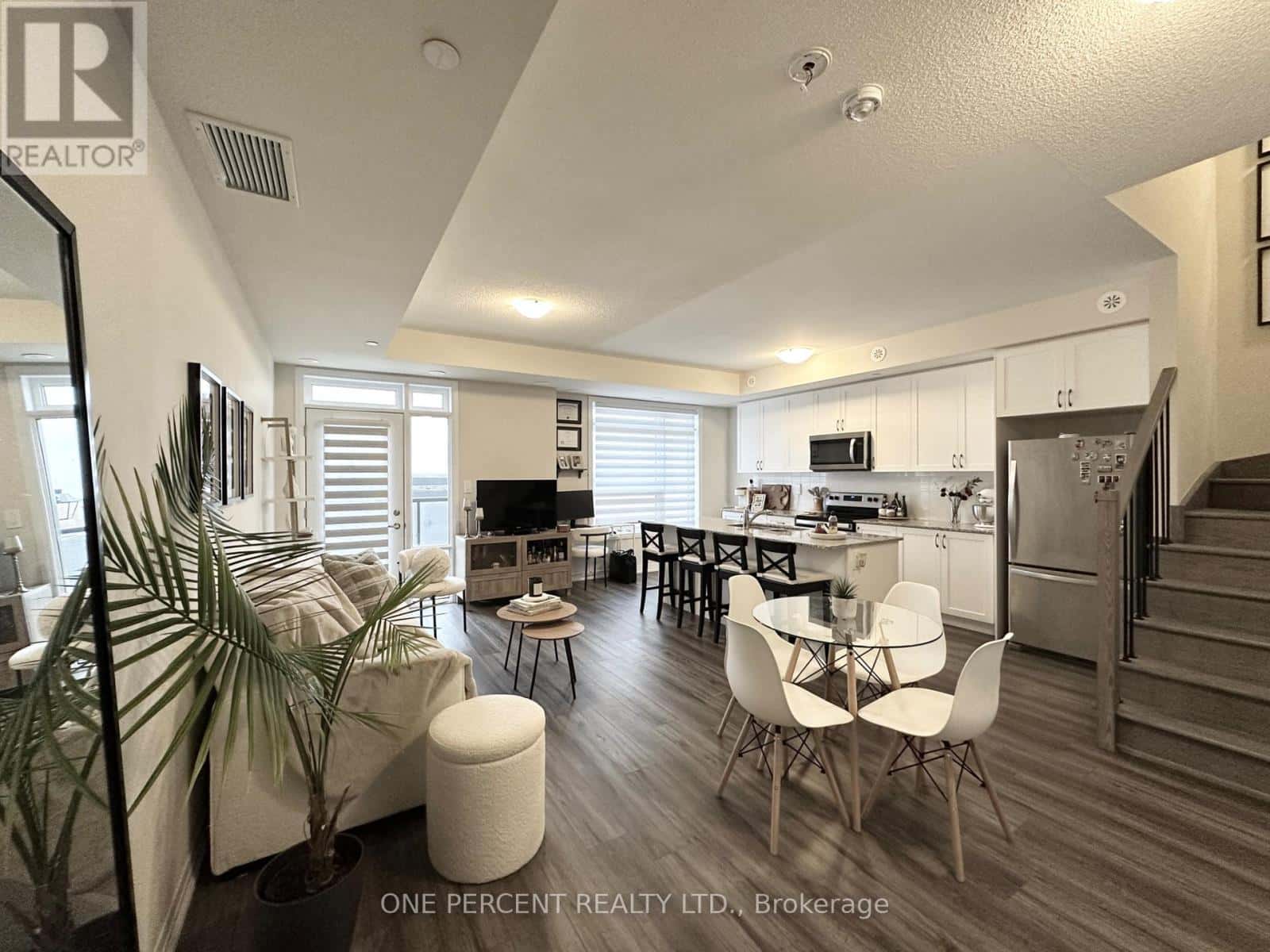 104 - 1589 ROSE WAY — Milton (CB Cobban), Ontario - Photo 5 of 32