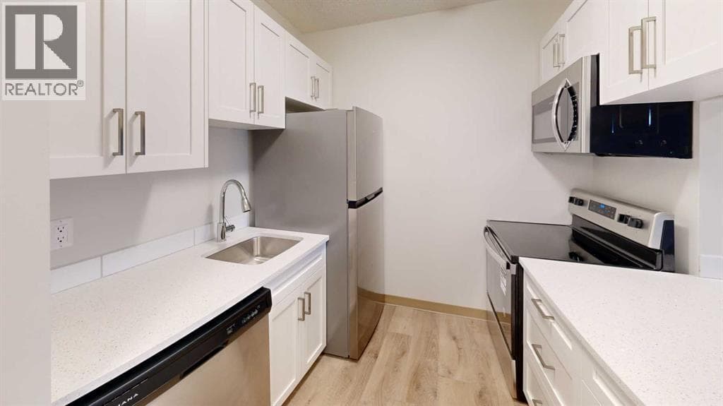 108, 405 Columbia Boulevard W — Lethbridge, Alberta - Main photo