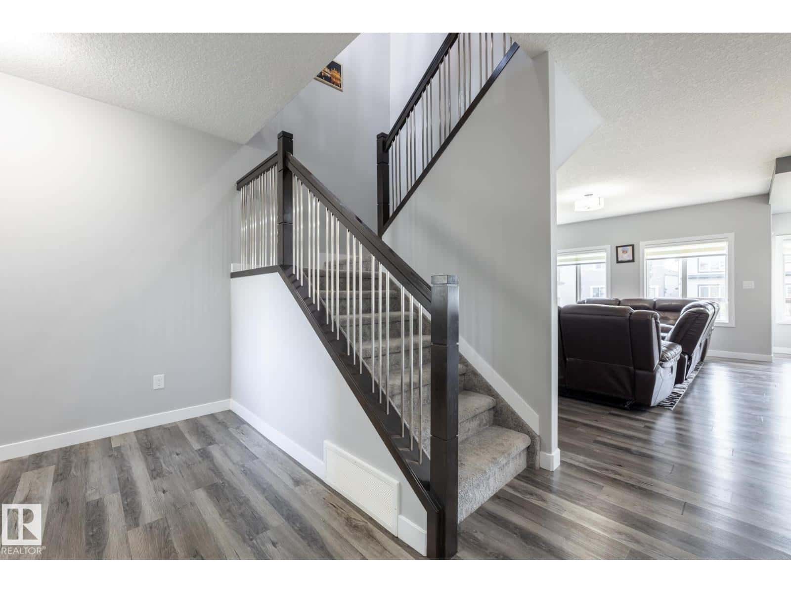 9327 COOPER BEND BN SW — Edmonton, Alberta - Photo 5 of 57