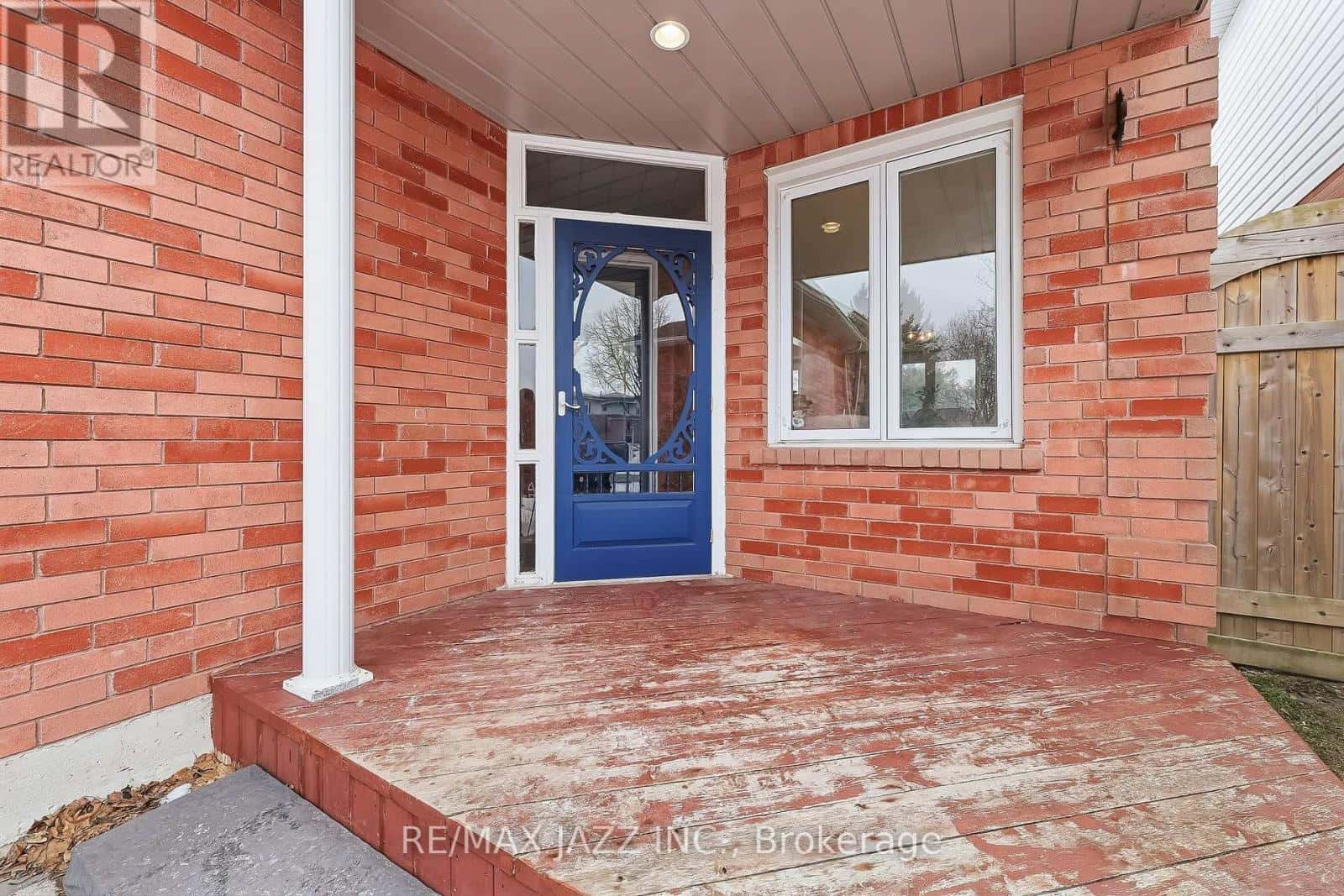 14 KERSHAW STREET — Clarington (Bowmanville), Ontario - Photo 5 of 44