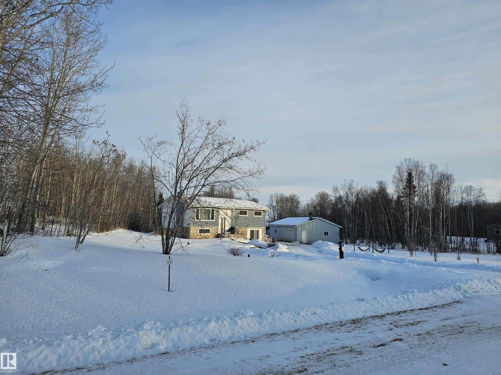 4, 54227 RGE ROAD 41 — Rural Lac Ste. Anne County, Alberta - Photo 2 of 61