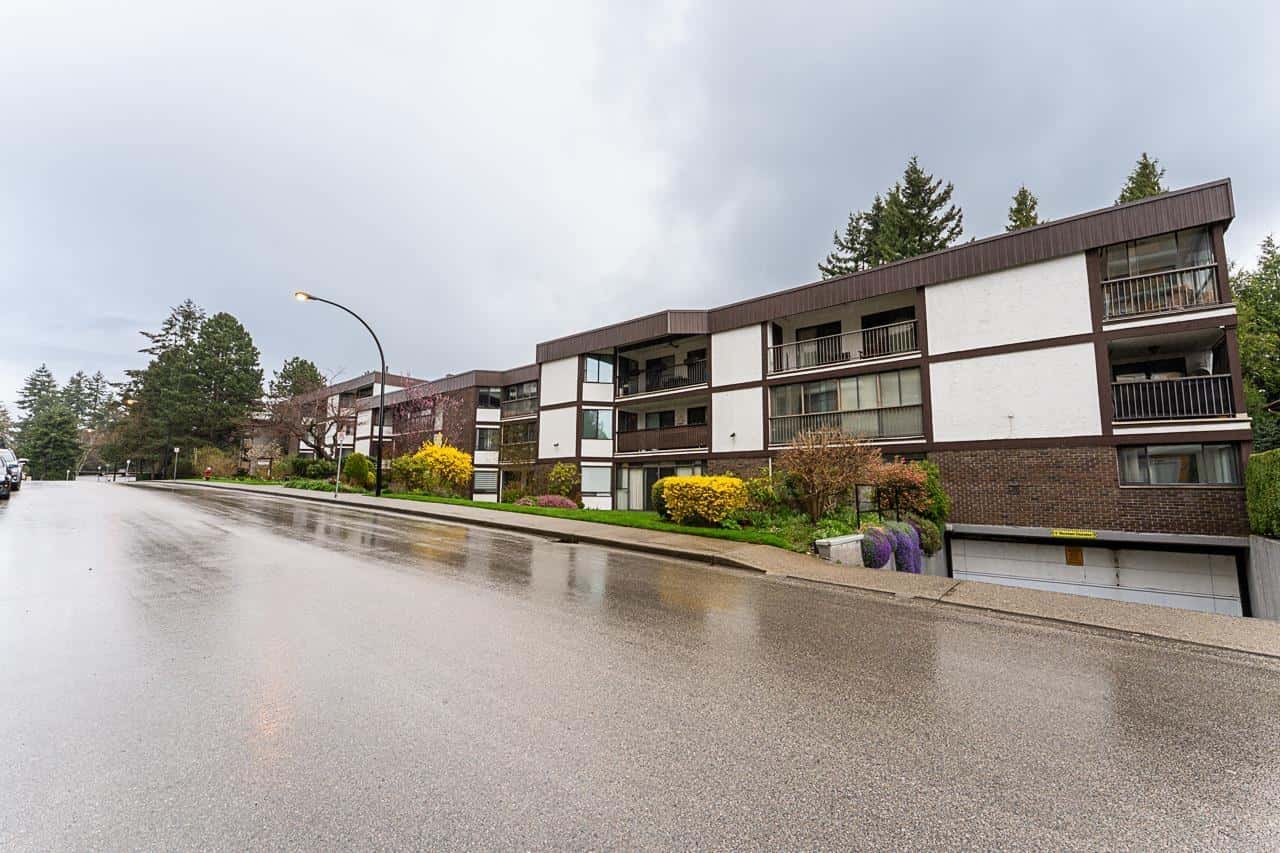 202 1520 VIDAL STREET — White Rock, British Columbia - Photo 2 of 32