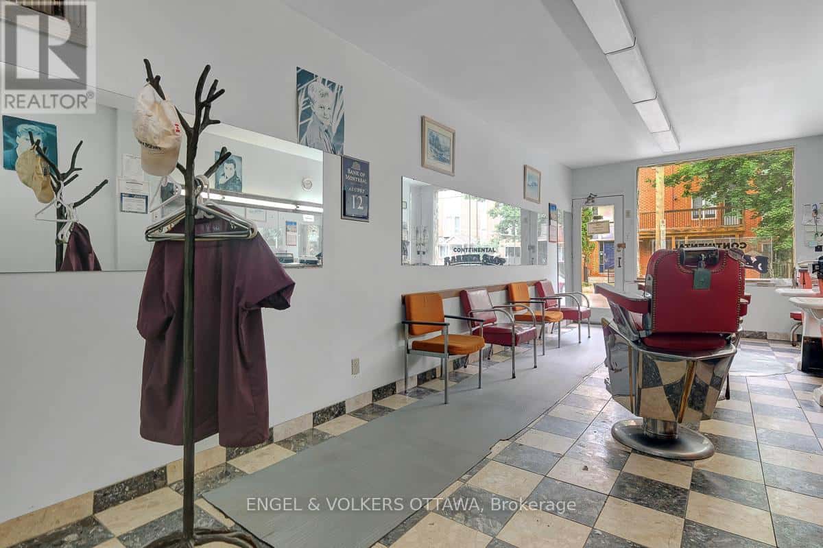 258 KENT STREET — Ottawa, Ontario - Photo 4 of 33