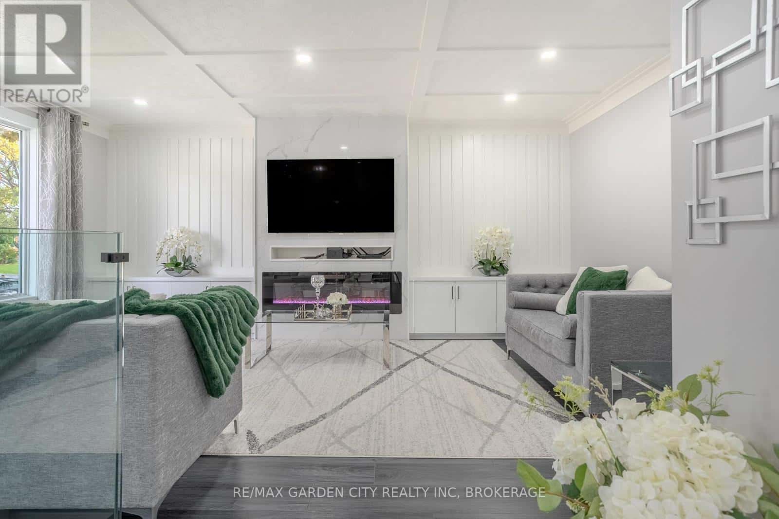 53 BRANT AVENUE — Welland (N. Welland), Ontario - Photo 5 of 38