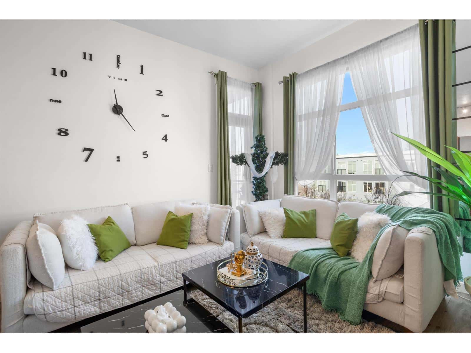 516 13733 107A AVENUE — Surrey, British Columbia - Photo 3 of 31