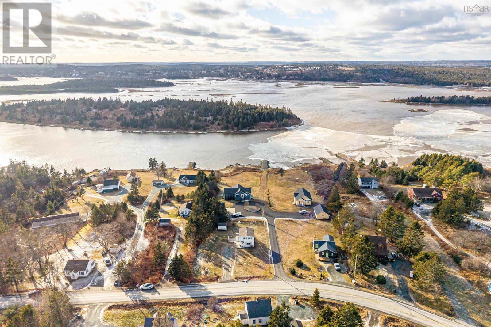 662 East Chezzetcook Road — East Chezzetcook, Nova Scotia - Photo 2 of 49