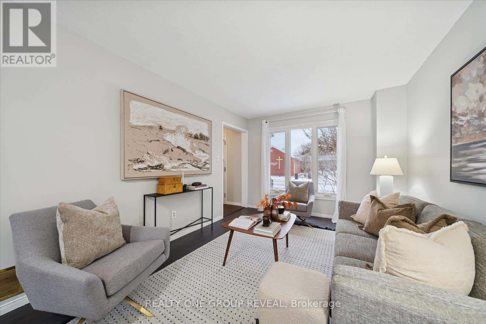 62 BALLANTINE STREET — Cobourg, Ontario - Photo 4 of 42