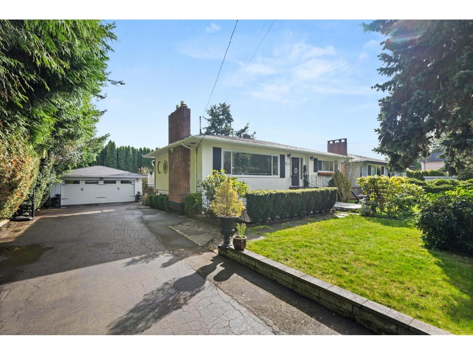 13558 15 AVENUE — Surrey, British Columbia - Main photo