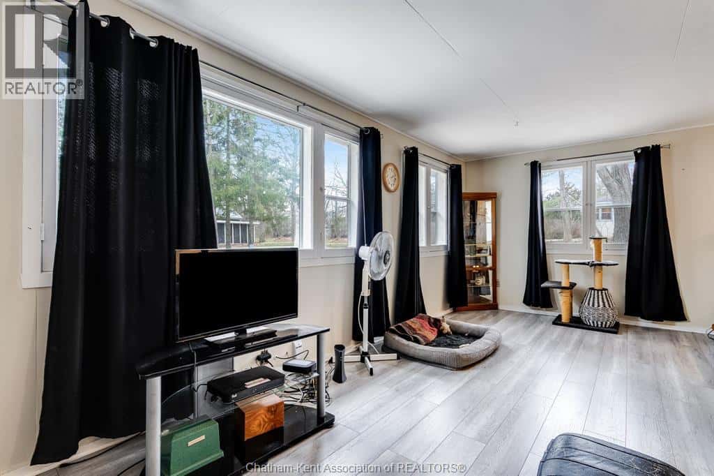 11373 Bowman AVENUE — Rondeau Park, Ontario - Photo 3 of 34