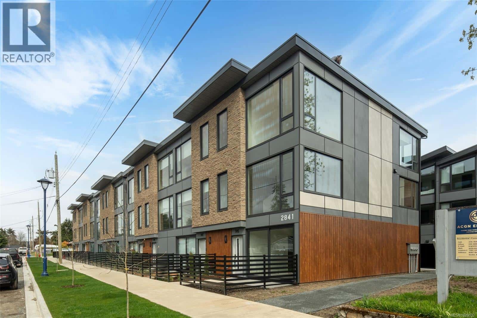 117 2841 Knotty Pine Rd — Langford, British Columbia - Photo 2 of 28