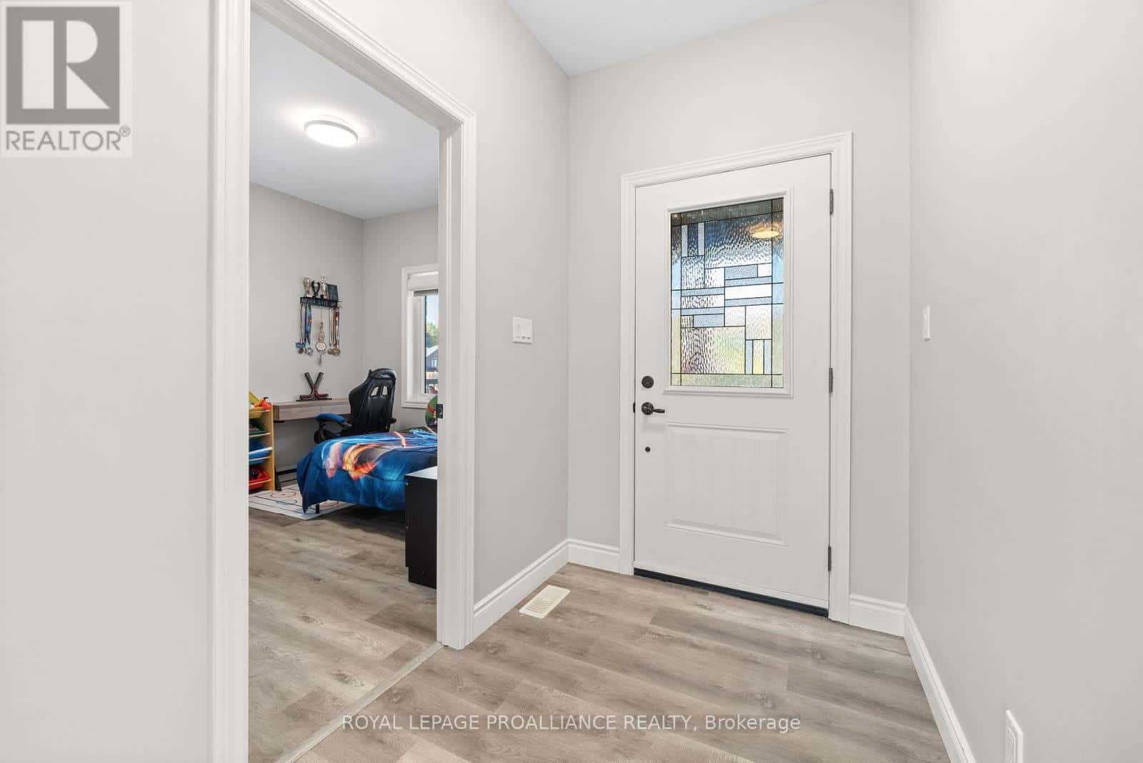 41 SINGLETON STREET — Brighton, Ontario - Photo 4 of 36