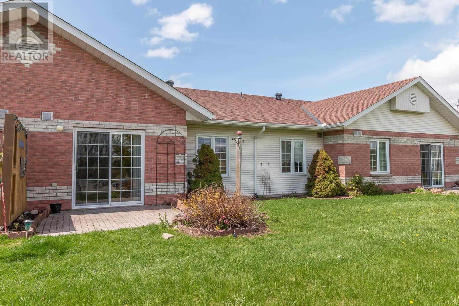 721 Third Line E # #8 — Sault Ste. Marie, Ontario - Photo 4 of 32