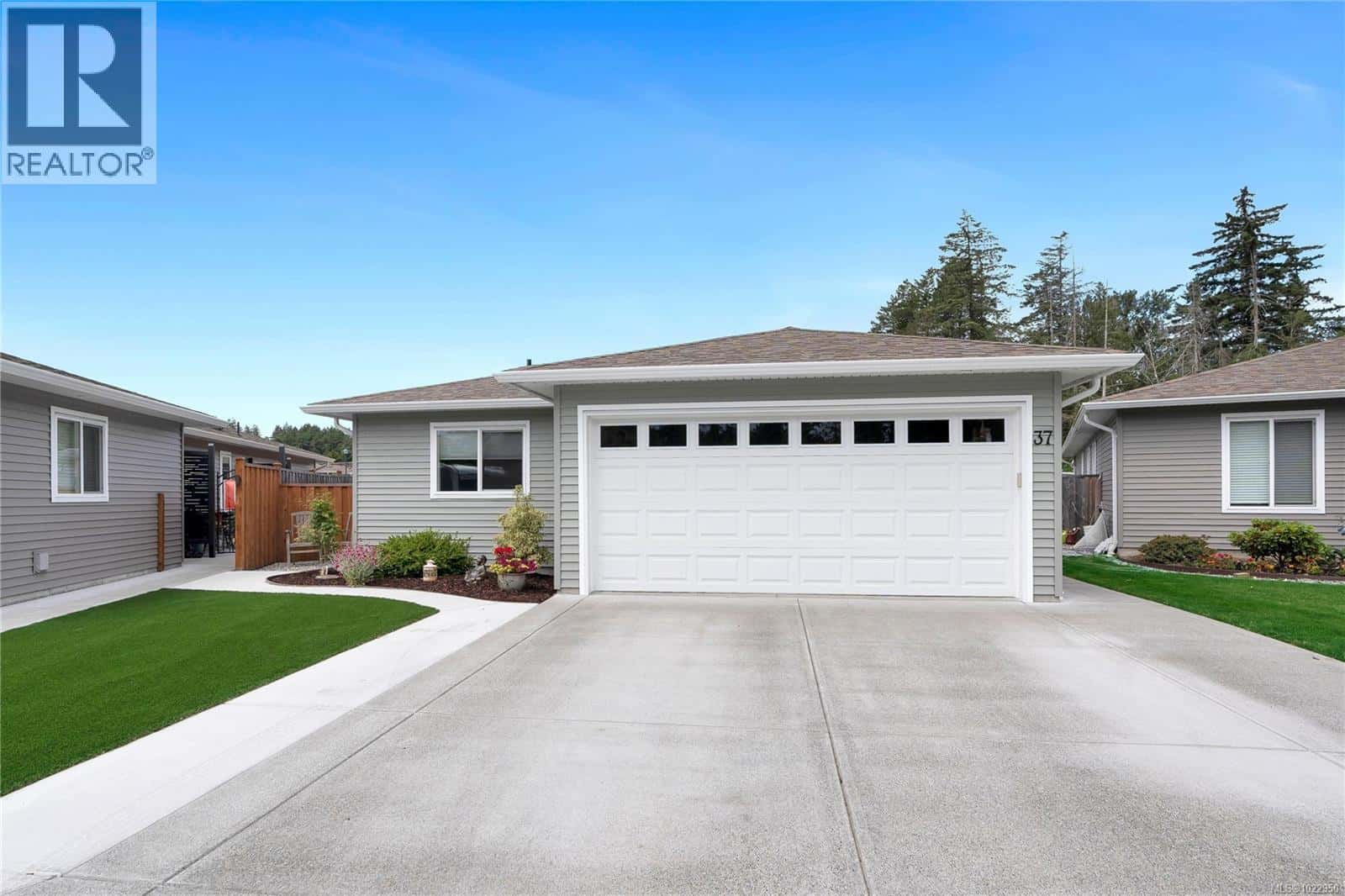 37 7586 Tetayut Rd — Central Saanich, British Columbia - Photo 2 of 34