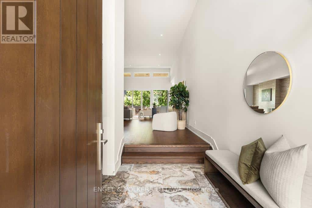 291 BILLINGS AVENUE — Ottawa, Ontario - Photo 4 of 47