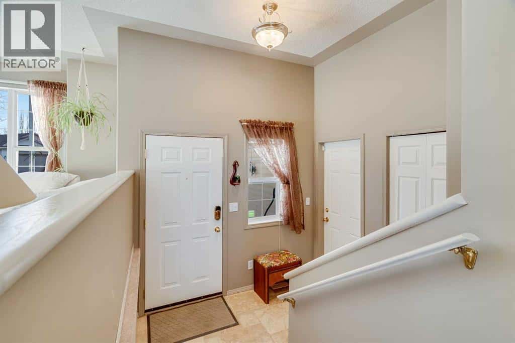 308 Highwood Village Place NW — High River, Alberta - Photo 4 of 50