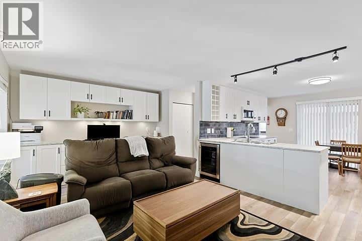 19 12227 SKILLEN STREET — Maple Ridge, British Columbia - Photo 4 of 30