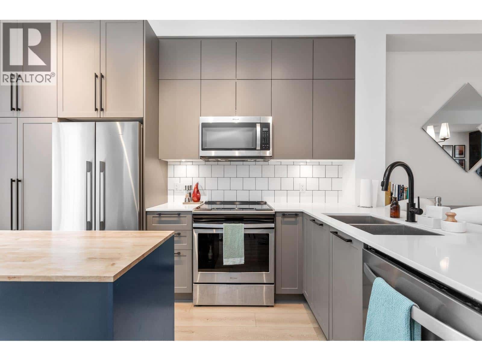 3 19696 HAMMOND ROAD — Pitt Meadows, British Columbia - Photo 5 of 30