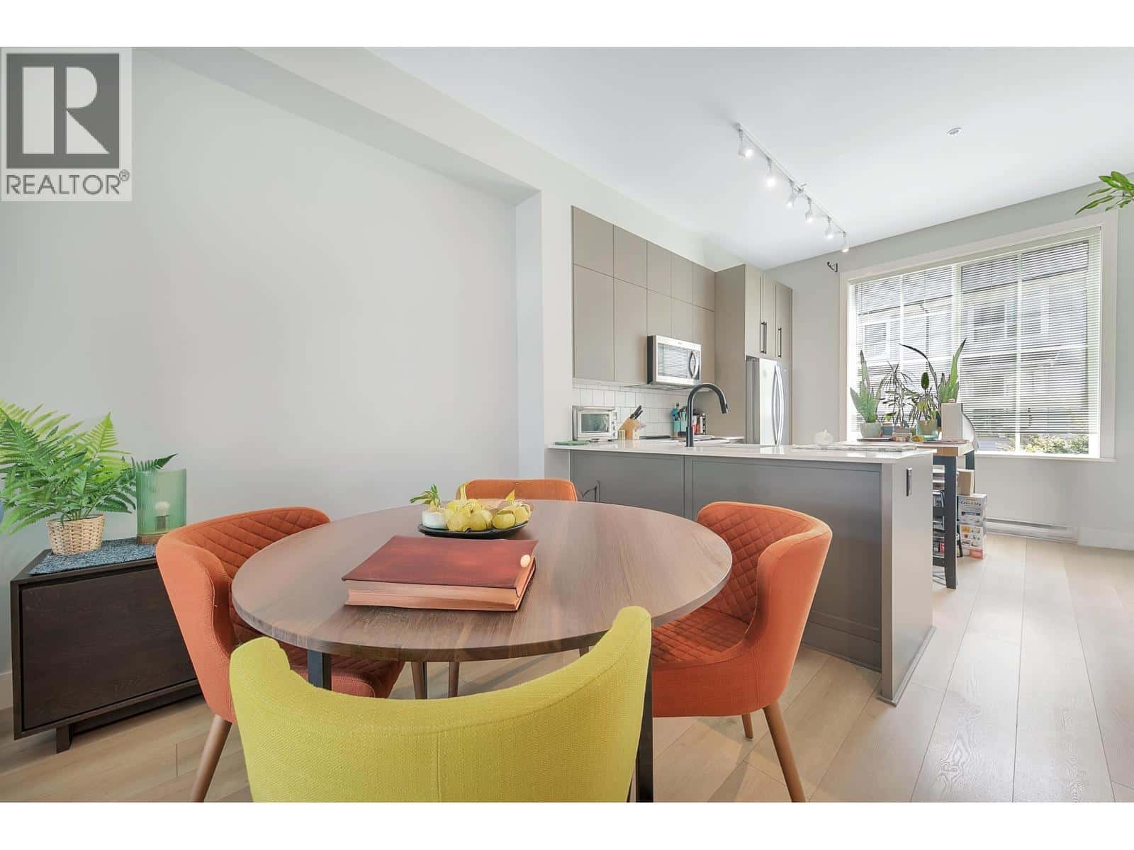 35 19696 HAMMOND ROAD — Pitt Meadows, British Columbia - Photo 5 of 32