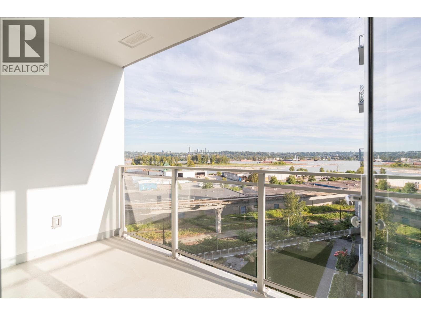 501 258 NELSON'S COURT — New Westminster, British Columbia - Main photo