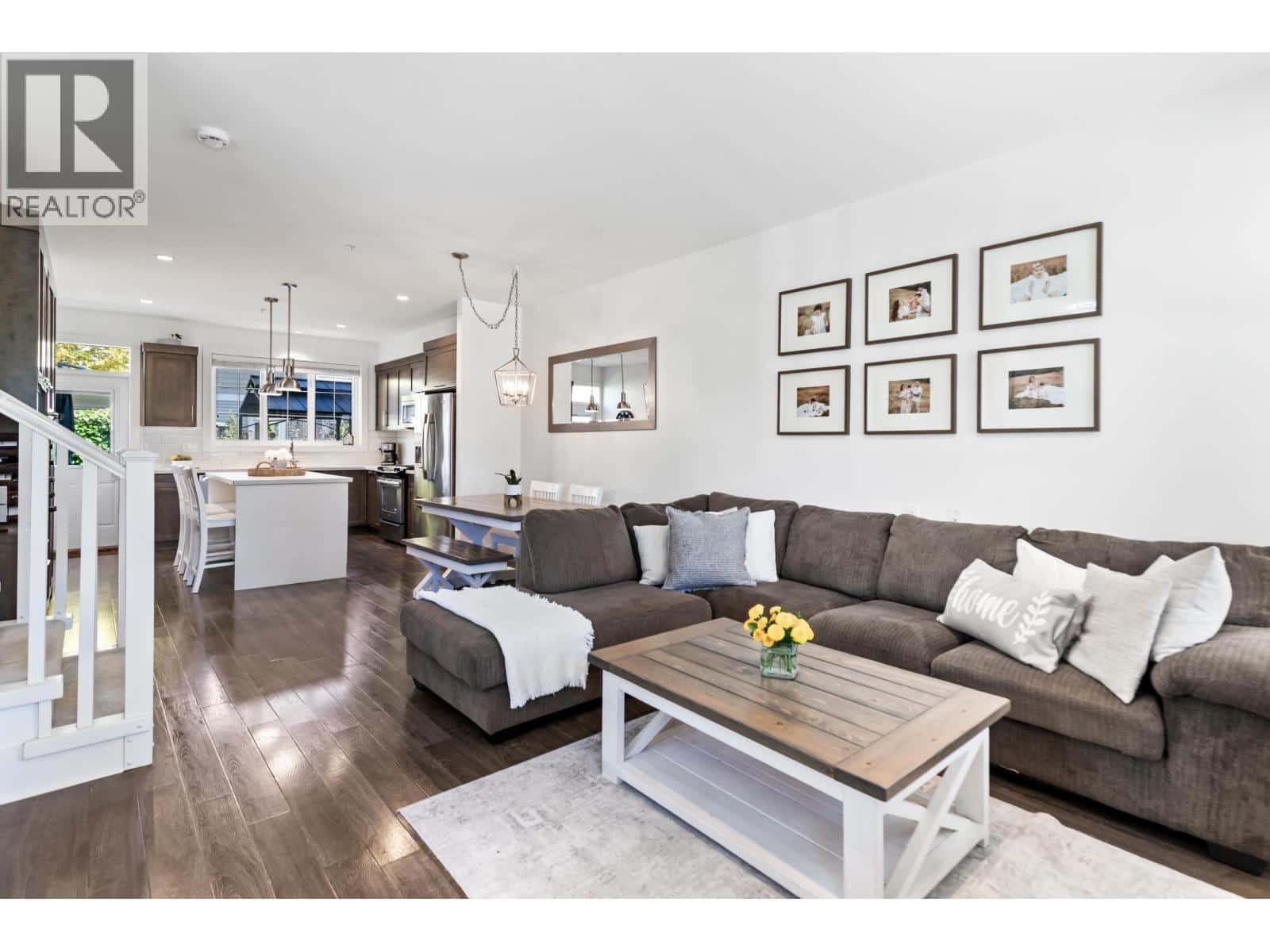 37 12161 237 STREET — Maple Ridge, British Columbia - Photo 2 of 35