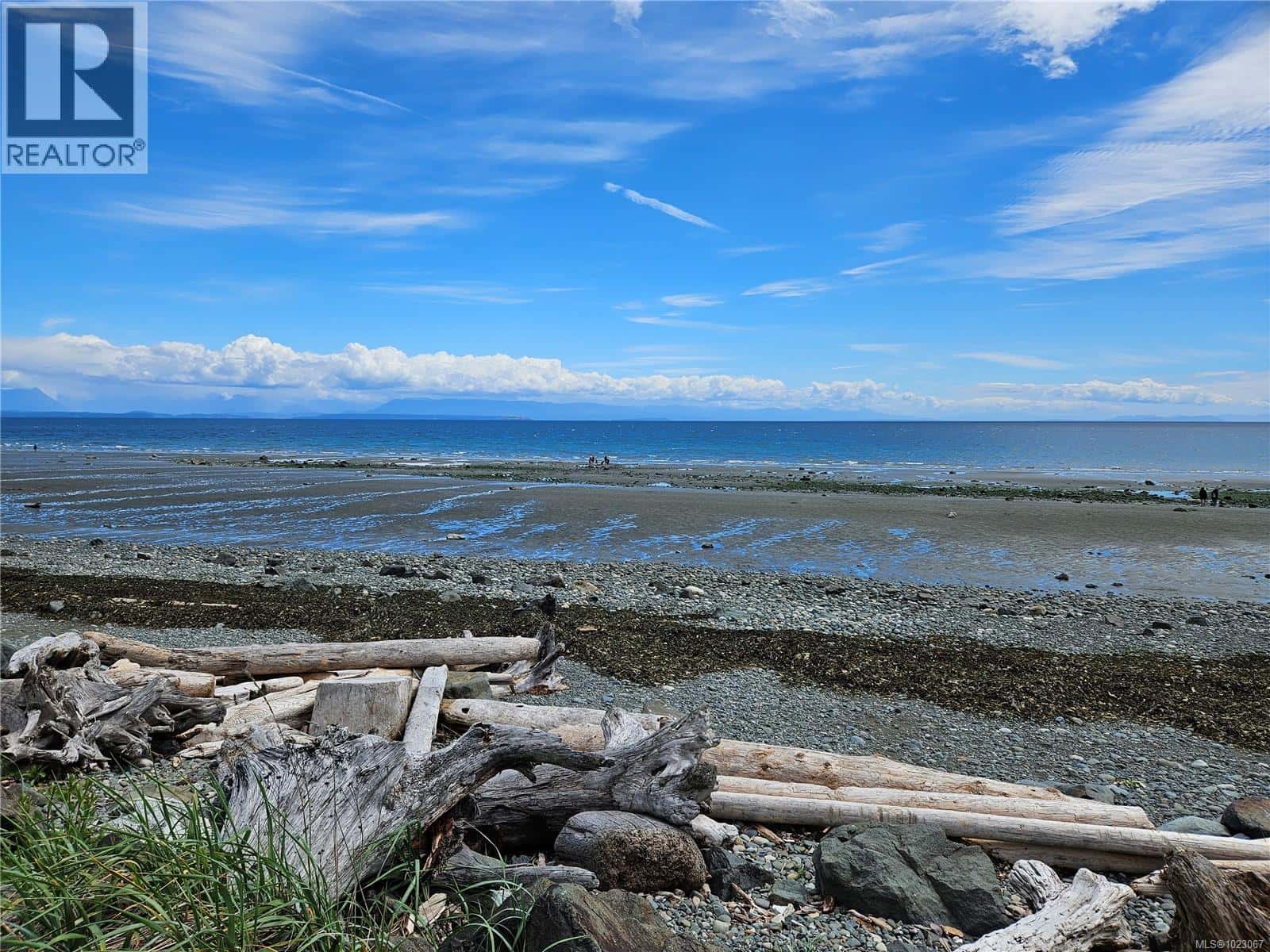 93 Lynnwood Rd — Campbell River, British Columbia - Photo 3 of 23