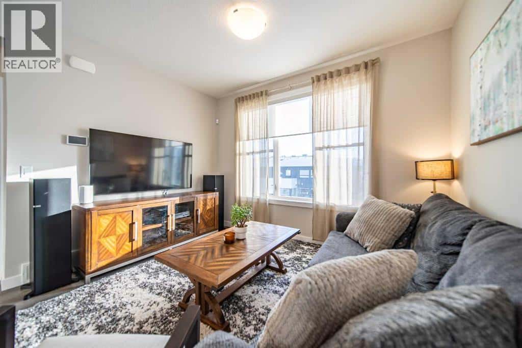 713 Crestridge Common SW — Calgary, Alberta - Photo 5 of 31