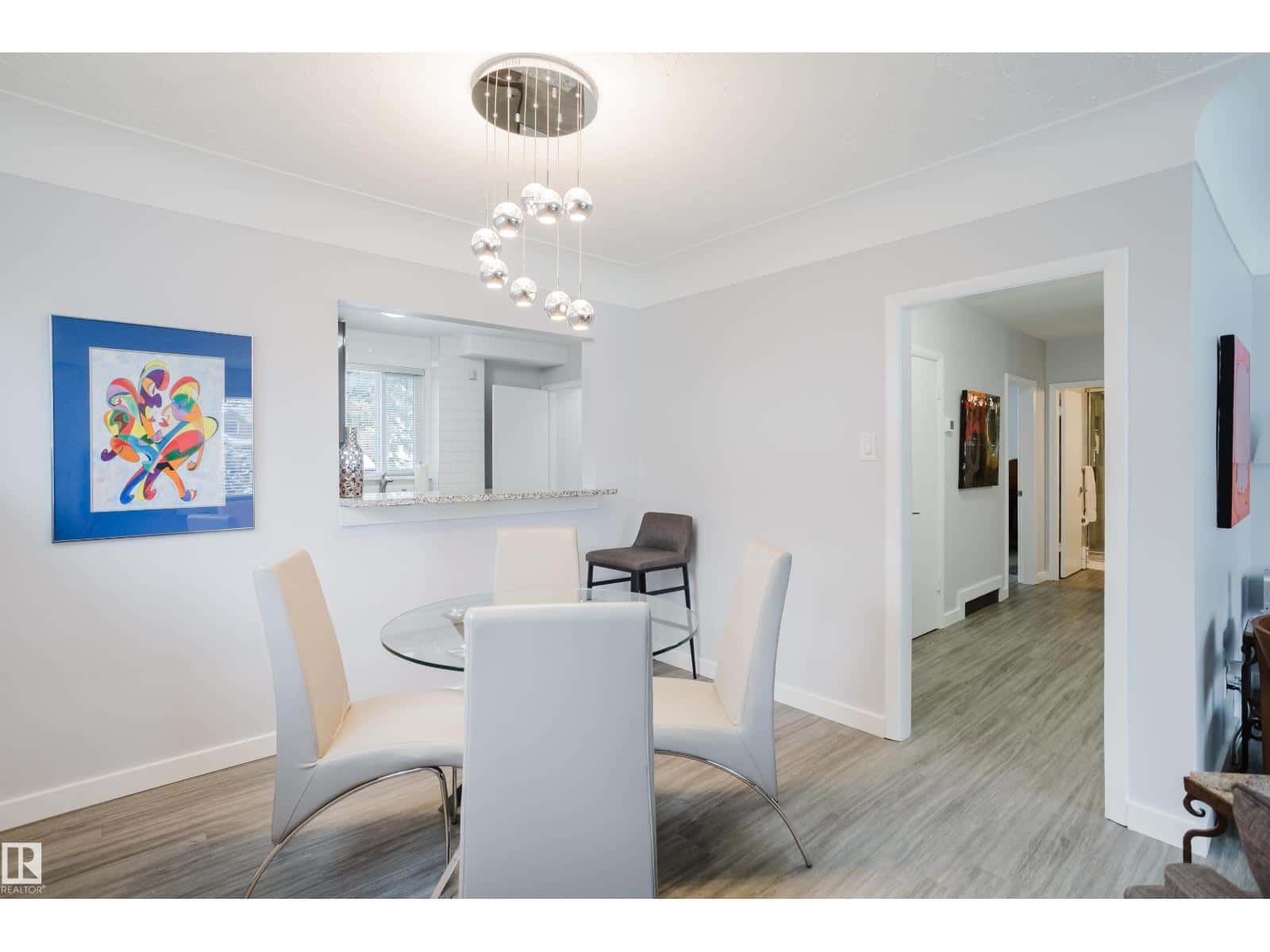 11708 130 ST NW — Edmonton, Alberta - Photo 5 of 49